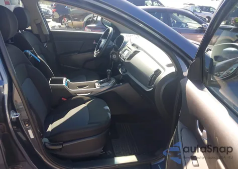 2016 Kia Sportage Lx z USA, uszkodzony, nr VIN KNDPB3ACXG7826326